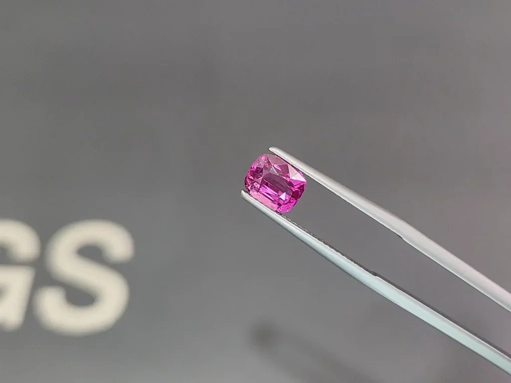 Sapphire Vivid Pink cushion cut 2.51 carats, Madagascar Image №3