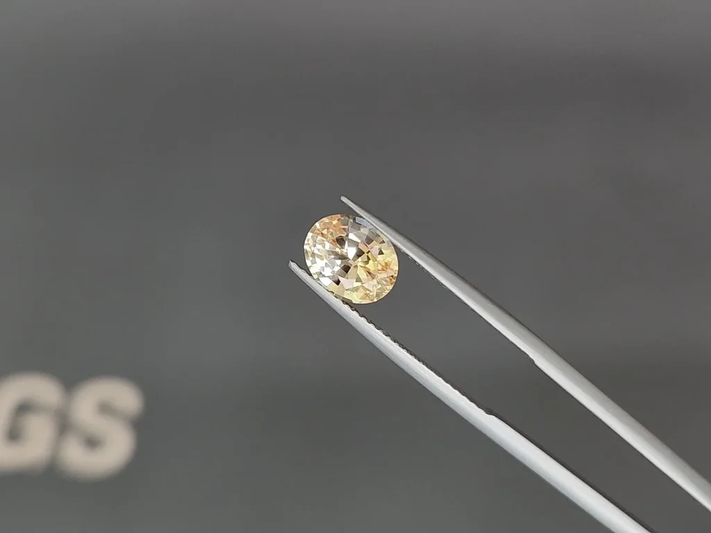 Saphir ovale jaune pastel non chauffé 2,13 carats, Sri Lanka Image №3