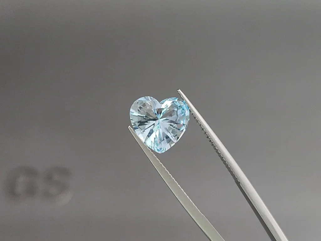 Topaz Sky Blue precision heart shape 4.00 carats, Madagascar Image №3