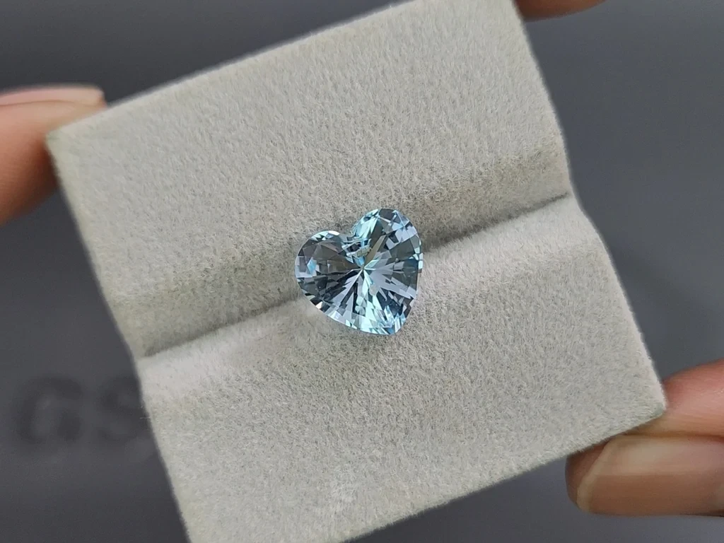 Topaz Sky Blue precision heart shape 4.00 carats, Madagascar Image №4