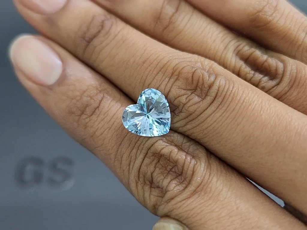 Topaz Sky Blue precision heart shape 4.00 carats, Madagascar Image №2