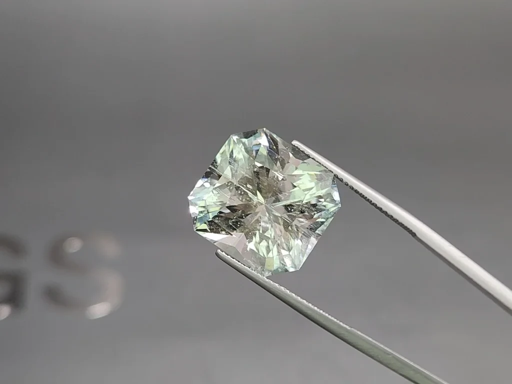 Large kunzite radiant cut 24.05 carats, Pakistan Image №3