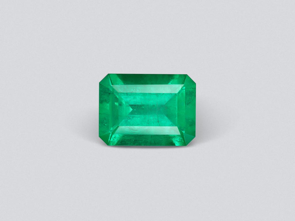 Vivid green emerald in octagon cut 1.50 ct, Colombia Image №1