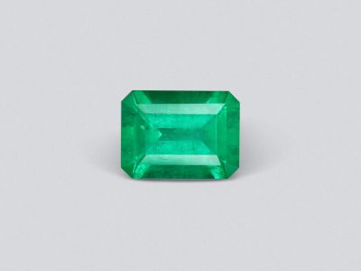 Intense Vivid Green Emerald octagon cut 1.50 ct, Colombia photo