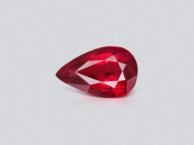 Pigeon's Blood ruby without treatment 1.59 carats in pear cut, Mozambique photo