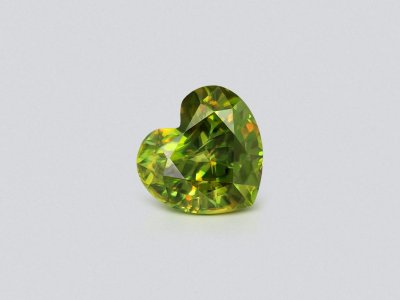 Green sphene in heart shape 14.21 carats, Madagascar  photo