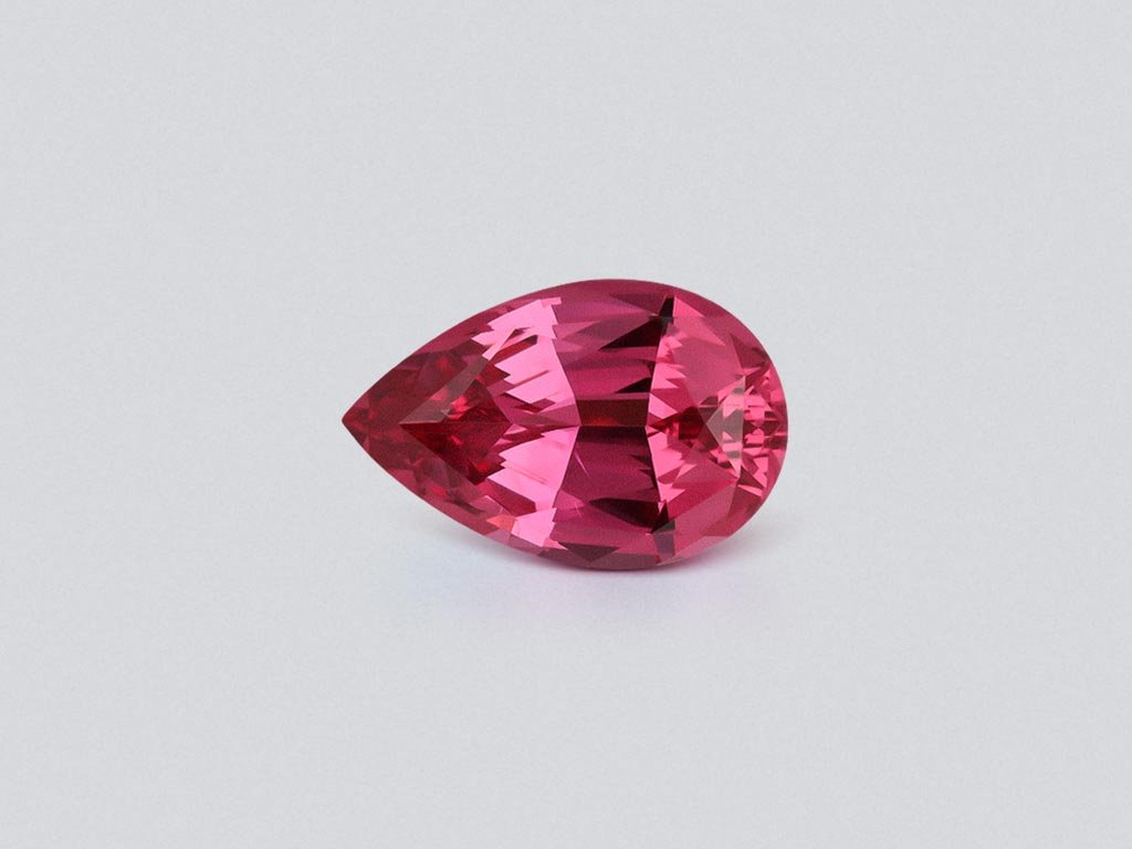Espinela Mahenge de color rosa intenso y rojo talla pera 3,44 carats, Tanzania Image №1