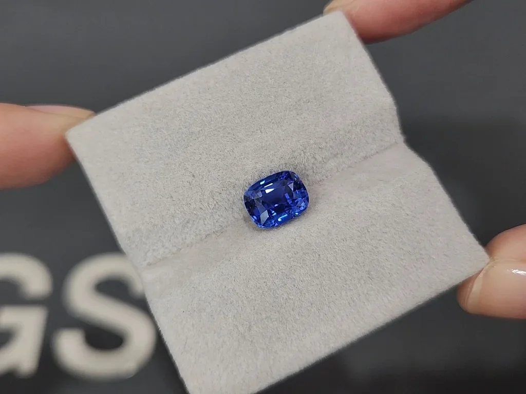 Zafiro azul real talla cojín de 2,65 carats, Sri Lanka  Image №4