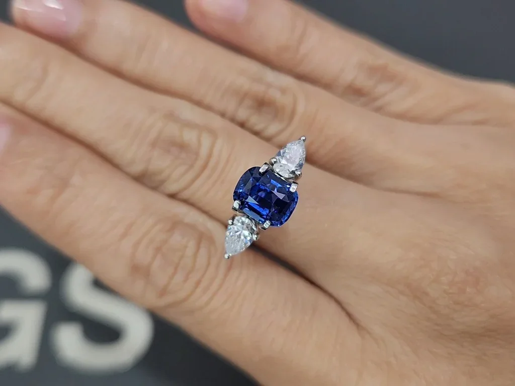 Zafiro azul real talla cojín de 2,65 carats, Sri Lanka  Image №5