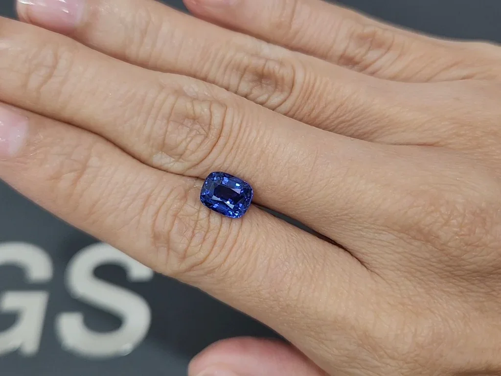 Zafiro azul real talla cojín de 2,65 carats, Sri Lanka  Image №2