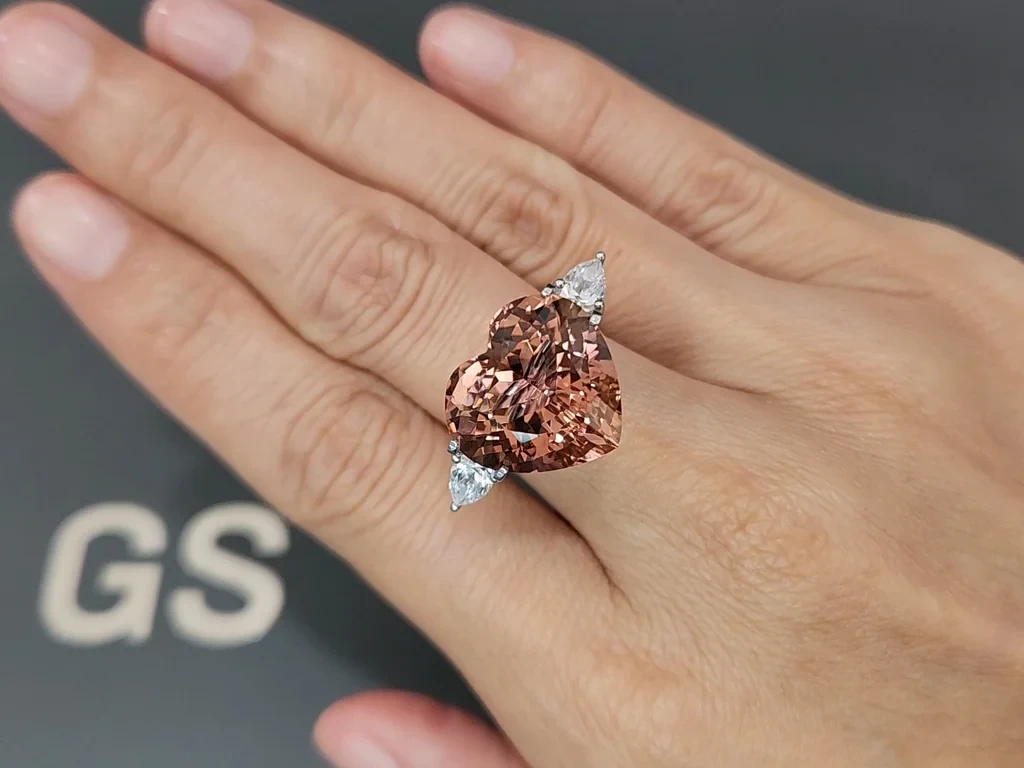 Orangefarbener turmalin herzförmiger 14,29 karat, Afrika Image №5