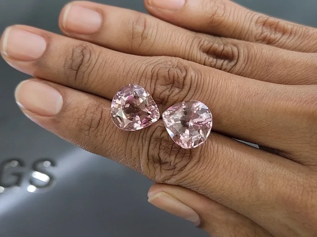 Paar babyrosa turmaline birnenförmig geschliffene 22,58 karat, Kolumbien Image №2