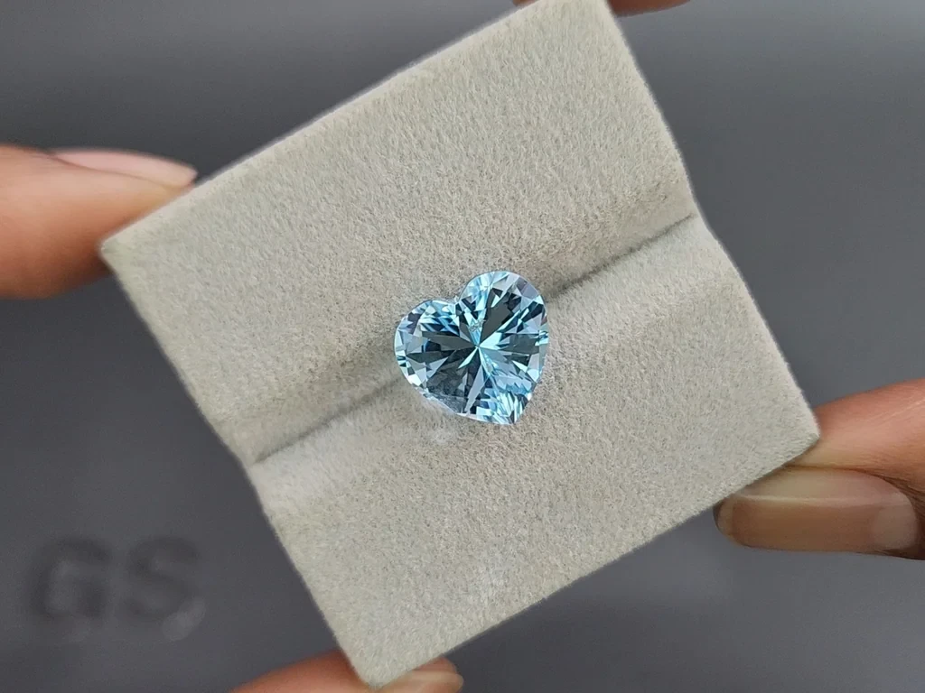 Topaz Sky Blue precision heart shape 5.50 carats, Madagascar Image №4