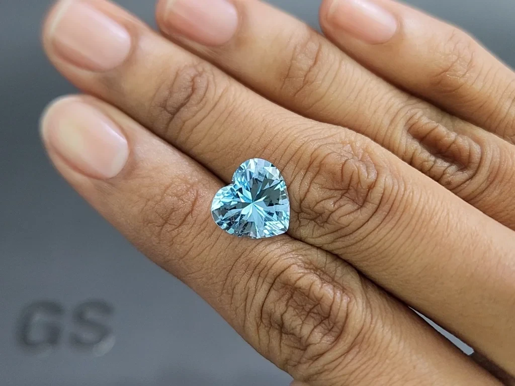 Topaz Sky Blue precision heart shape 5.50 carats, Madagascar Image №2