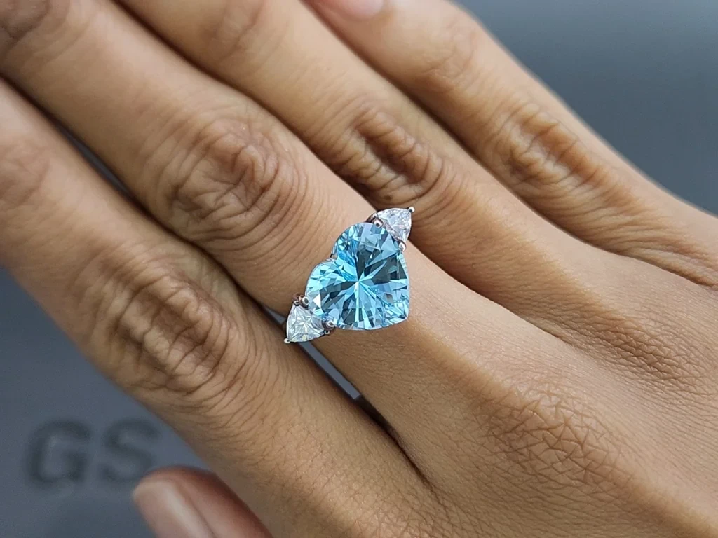 Topaz Sky Blue precision heart shape 5.50 carats, Madagascar Image №5
