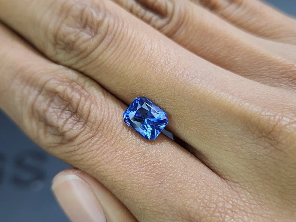 Blue sapphire radiant cut 3.00 carats  Sri Lanka Image №2