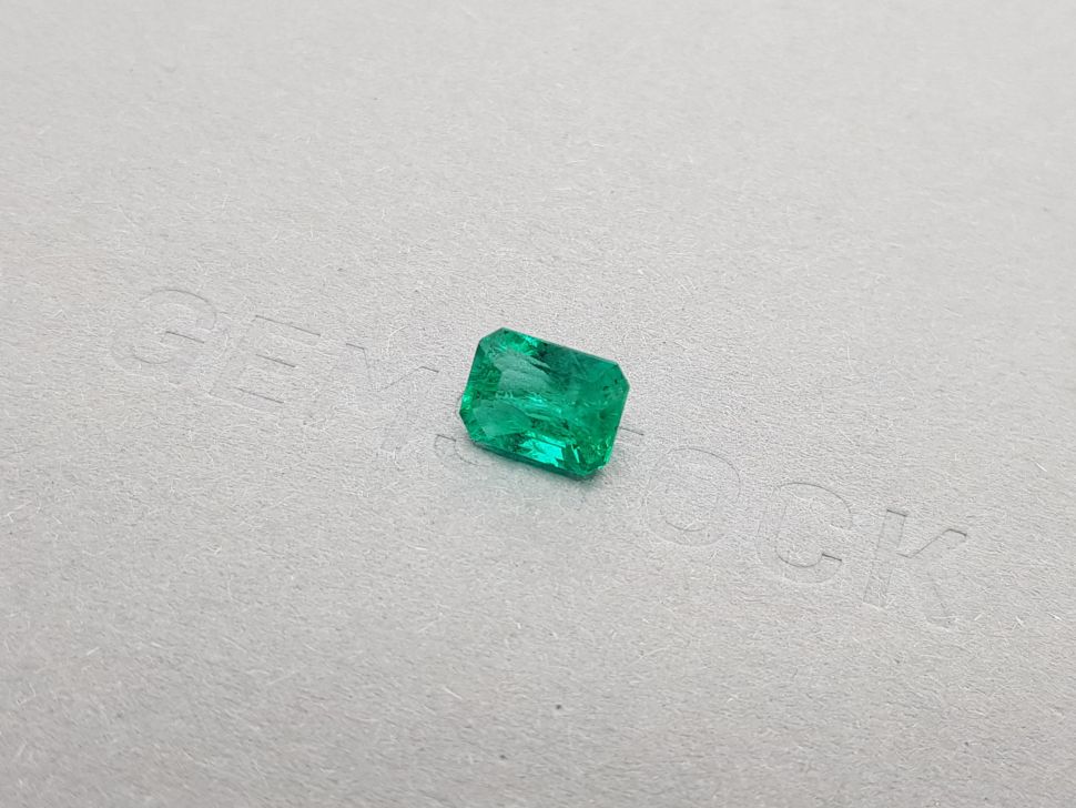 Vivid Green emerald octagon shape 2.06 ct, Zambia, Insignificant Image №3