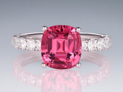 Ring with 3.16 carat pink tourmaline and diamonds in 18-carat white gold photo
