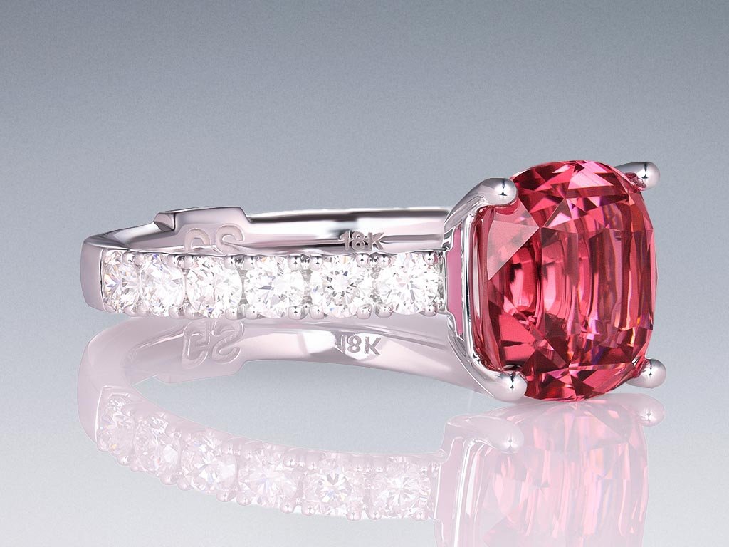 Ring with 3.16 carat pink tourmaline and diamonds in 18K white gold Image №2