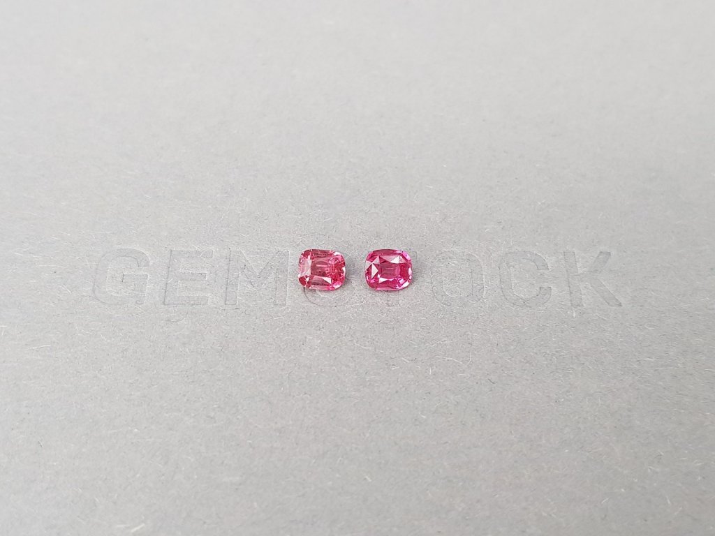 Pair of pink and red cushion-cut spinels 0.72 ct, Burma Image №1