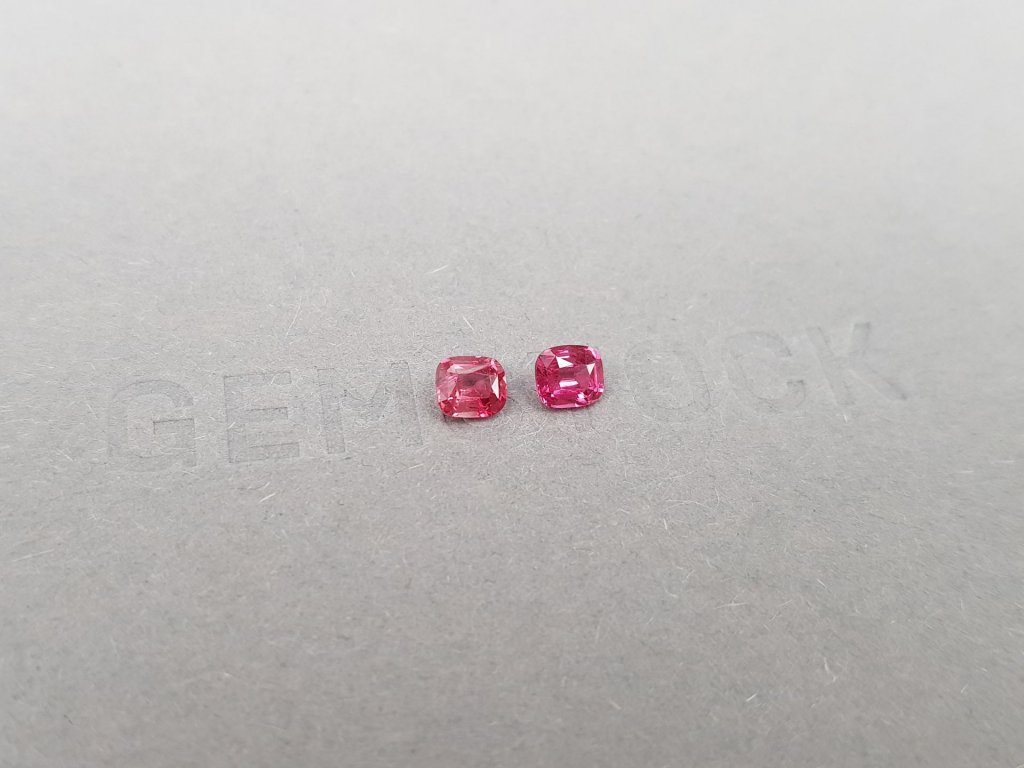 Pair of pink and red cushion-cut spinels 0.72 ct, Burma Image №2
