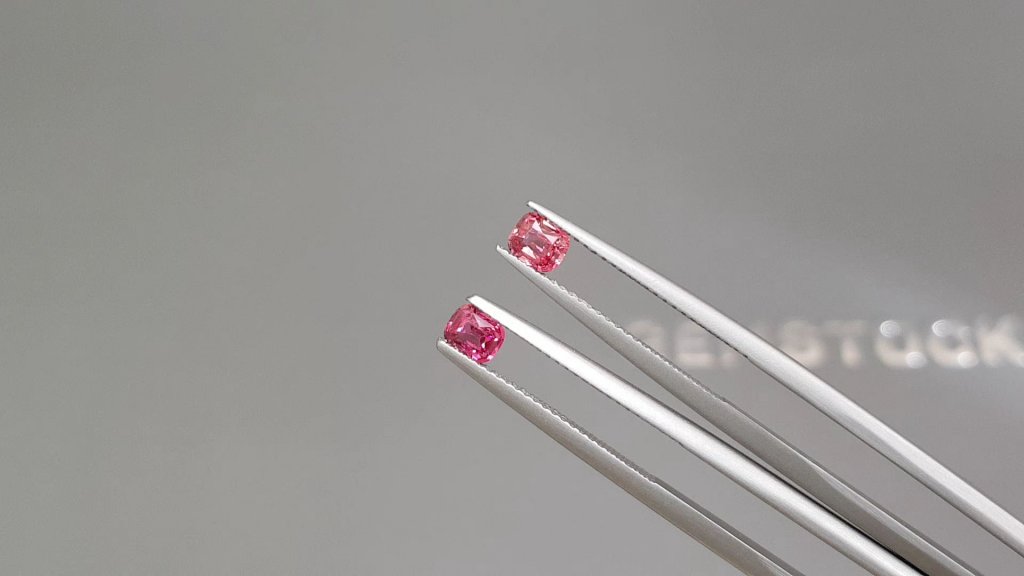 Pair of pink and red cushion-cut spinels 0.72 ct, Burma Image №5
