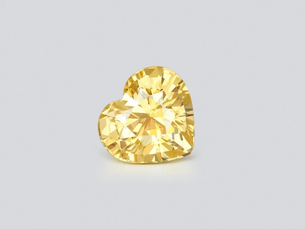 Saphir taille coeur jaune vif non traité 2,21 carats, Sri Lanka Image №1