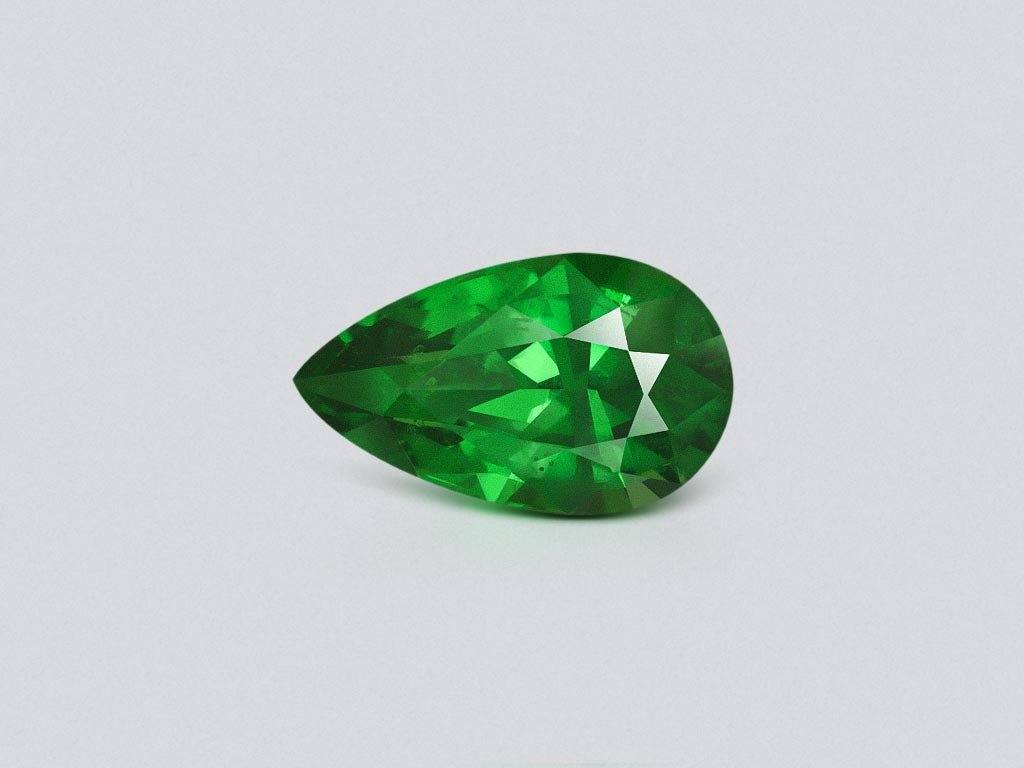 Tsavorita de Tanzania de talla pera verde vivo de 1,70 carats  Image №1