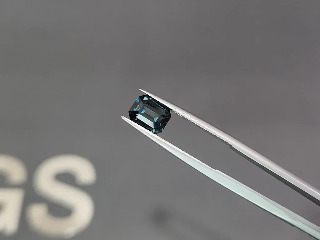 Zafiro verde azulado de talla octogonal sin calentar de 2,04 carats, Sri Lanka Image №3