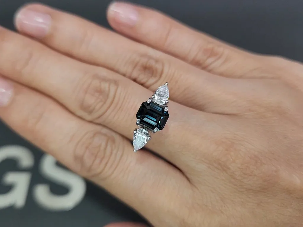 Zafiro verde azulado de talla octogonal sin calentar de 2,04 carats, Sri Lanka Image №5