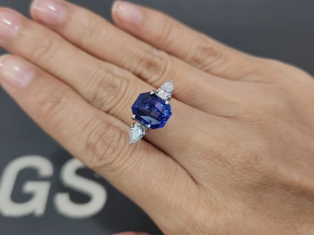 Saphir bleu royal taille radiant 5,02 carats, Sri Lanka Image №5