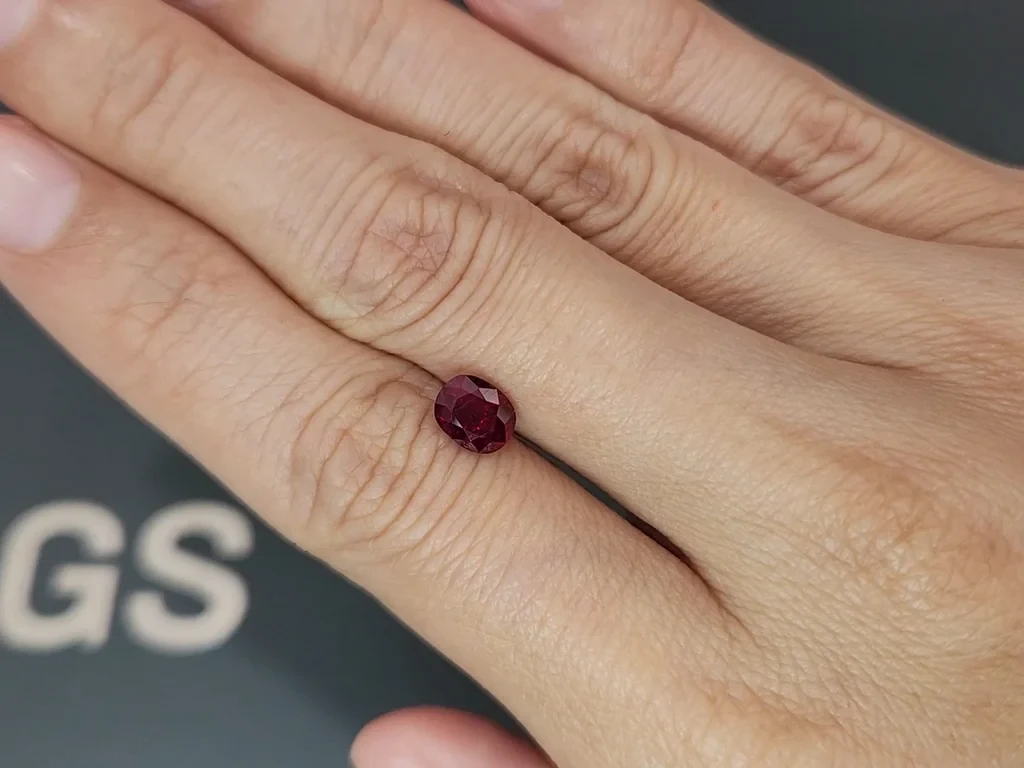 Rubí de talla ovalada sin calentar, 1,30 quilates, Mogok, GRS Image №2