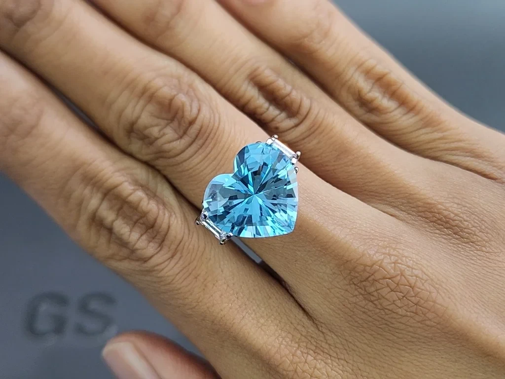 Topaz Sky Blue a precision heart shape 10.67 carats, Madagascar Image №5