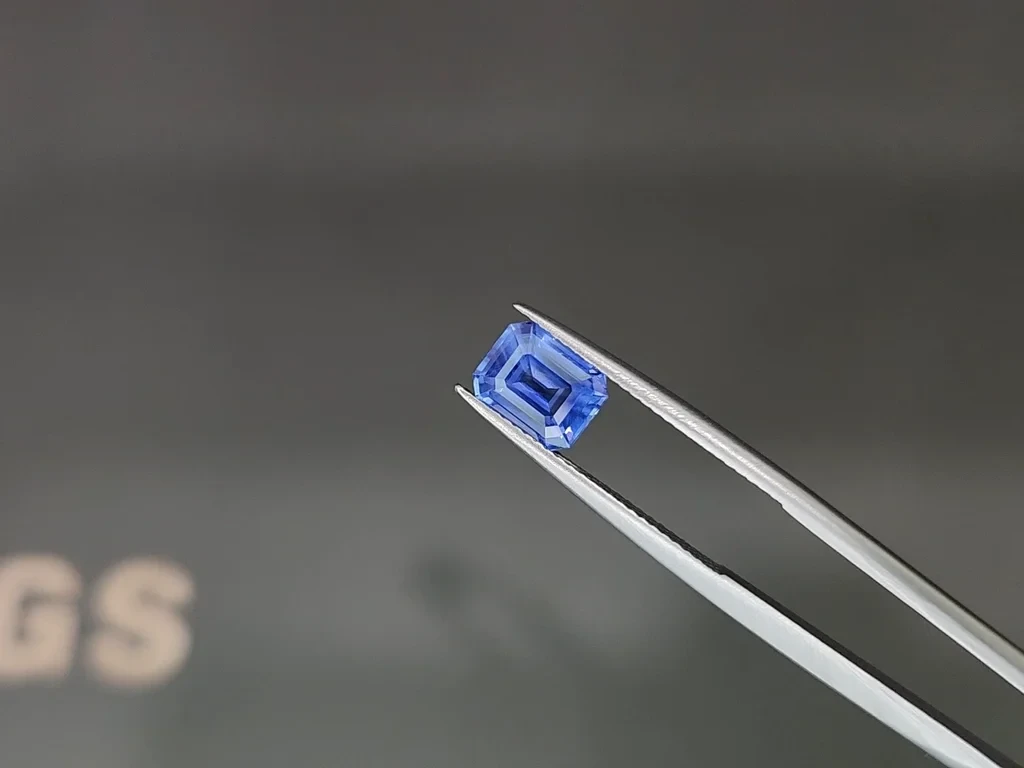Unheated blue sapphire octagon cut  2.05 carats, Sri Lanka Image №3
