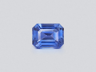Unbehandelter blauer saphir  achteckig geschliffener 2,05 karat, Sri Lanka photo