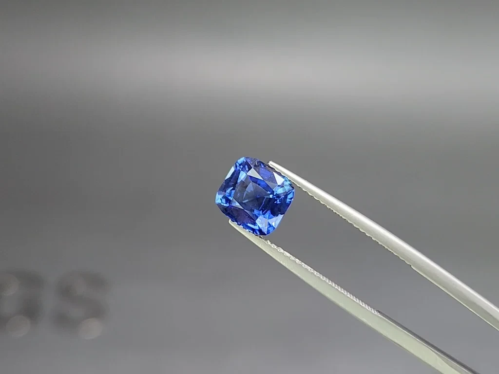 Blue sapphire cushion cut 2.78 carats, Sri Lanka Image №3