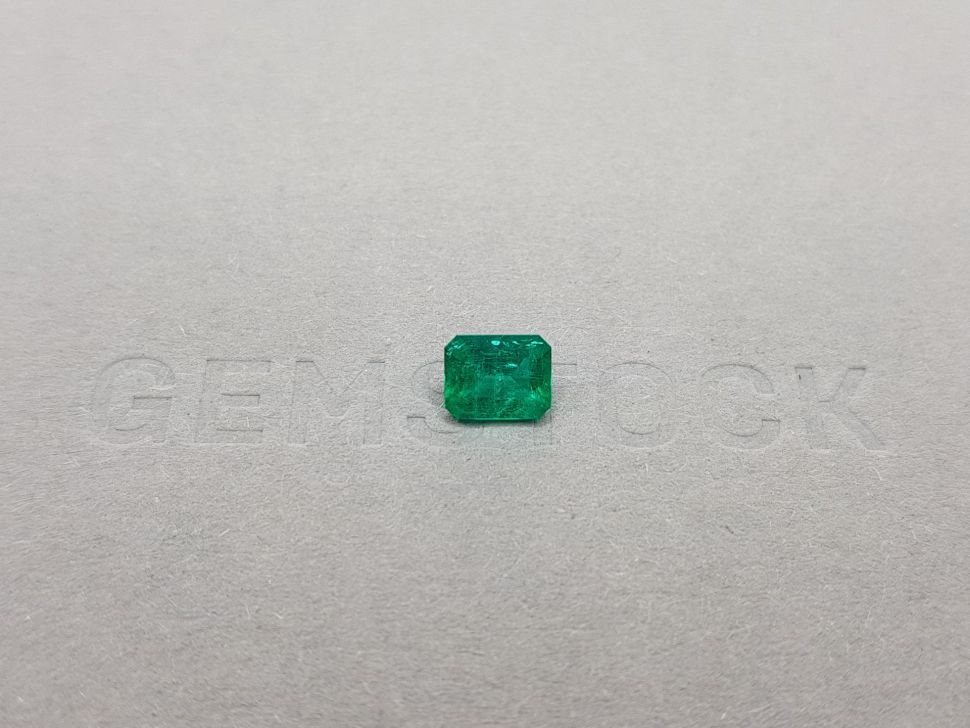 Intense emerald from Colombia 0.84 ct Image №1