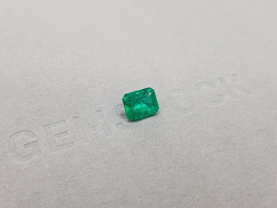 Intense emerald from Colombia 0.84 ct Image №2