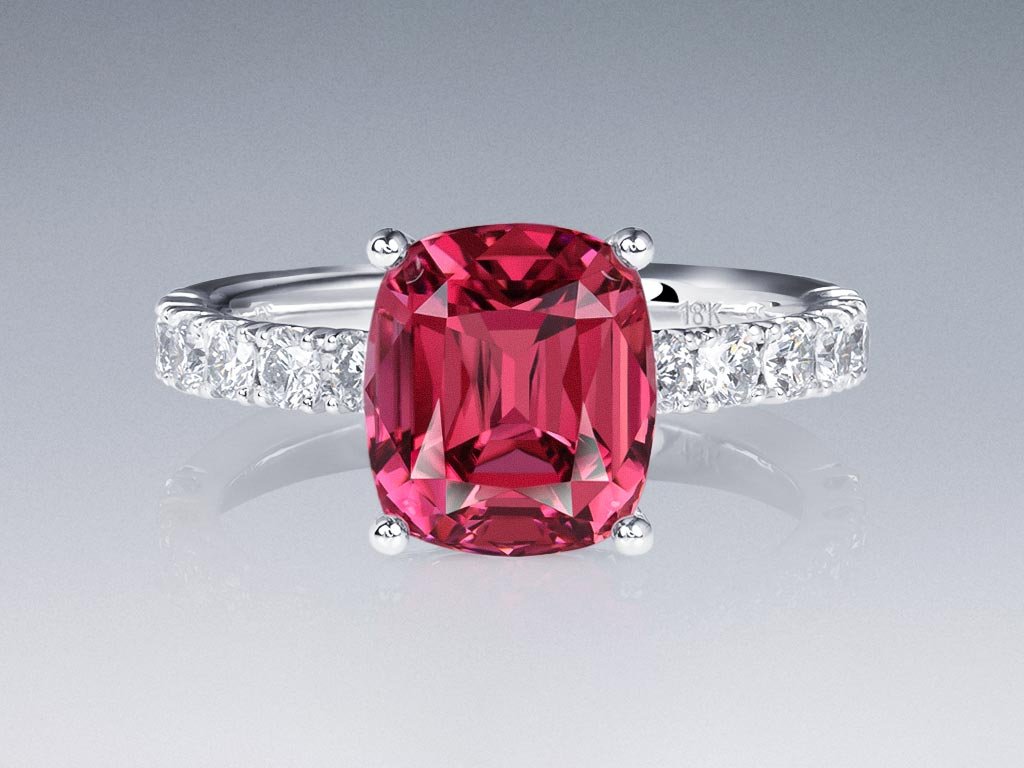 Ring with red-pink rubellite 3.42 carats and diamonds in 18K white gold Image №1