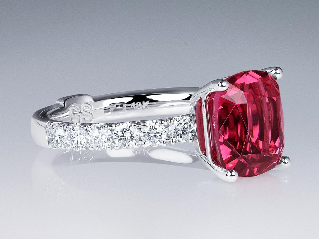 Ring with red-pink rubellite 3.42 carats and diamonds in 18K white gold Image №2