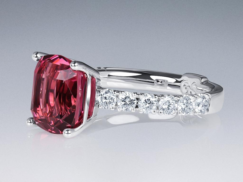 Ring with red-pink rubellite 3.42 carats and diamonds in 18K white gold Image №3