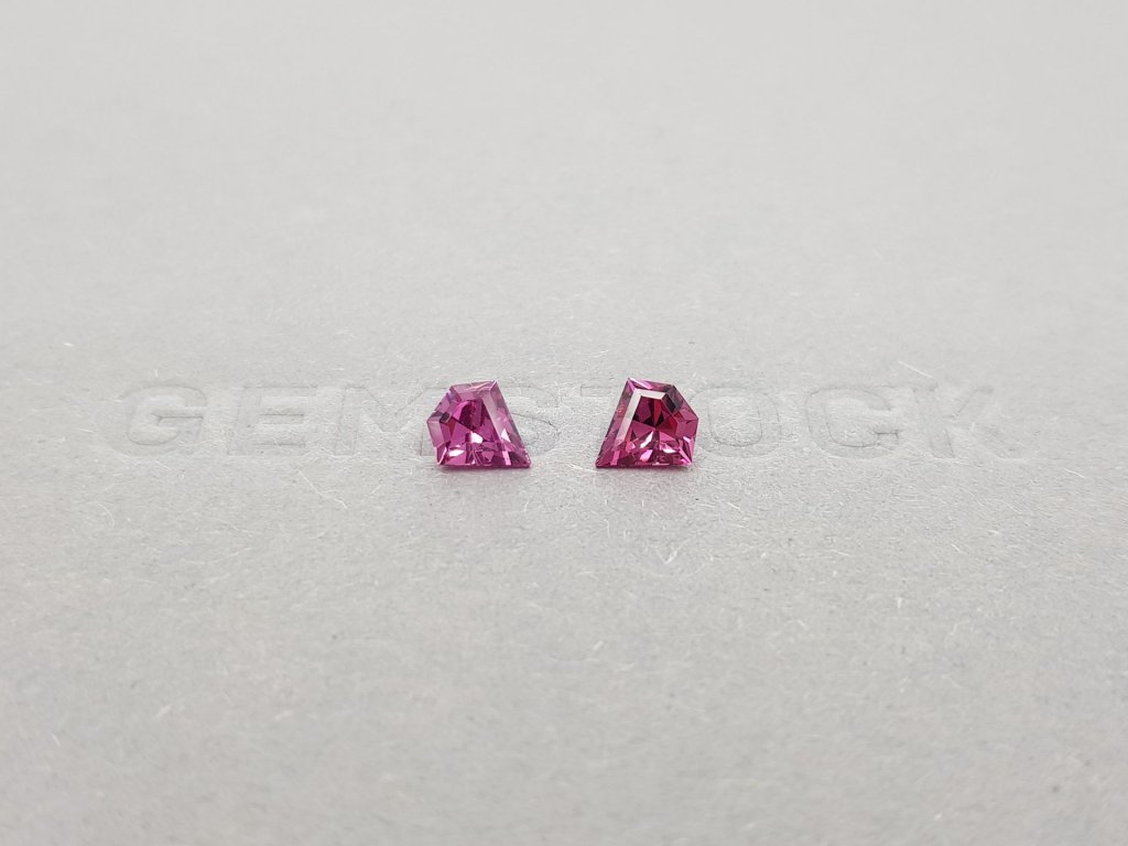 Pair of purple rhodolite garnets 1.15 carats, Sri Lanka Image №1