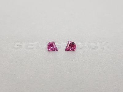 Pair of purple rhodolite garnets 1.15 carats, Sri Lanka photo