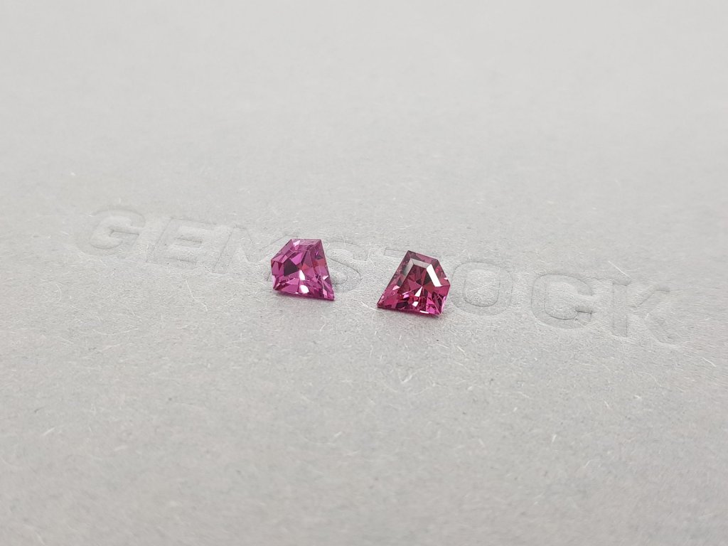 Pair of purple rhodolite garnets 1.15 carats, Sri Lanka Image №3