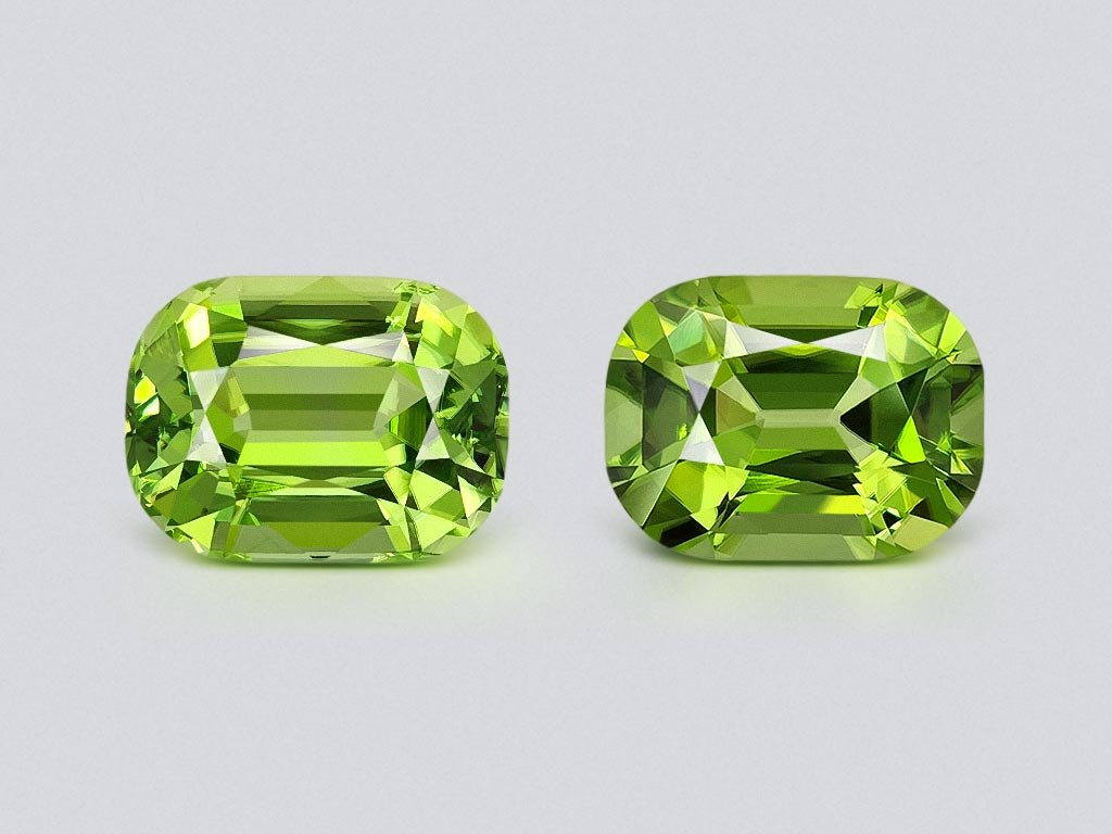 Pair of large cushion-cut peridots 31.45 carats, Mozambique Image №1