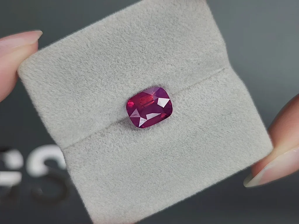 Unheated pink sapphire with rutile silk effect in cushion cut 3.03 carats, Sri Lanka Image №4