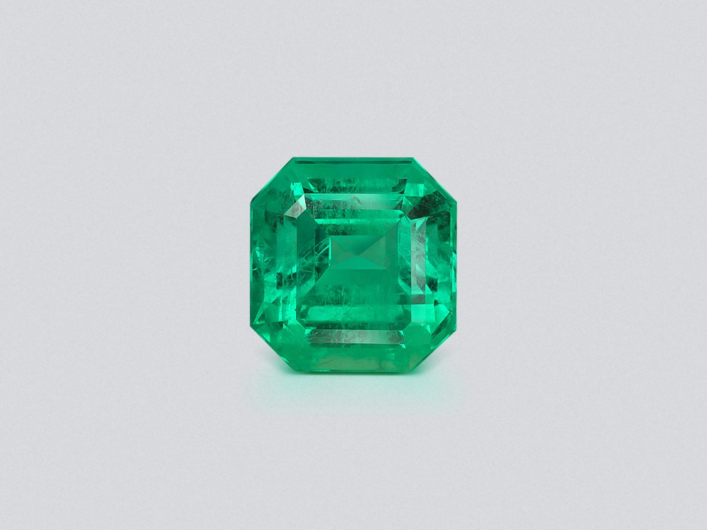 Esmeralda grande de corte octogonal verde intenso de 20,57 carats, Colombia  Image №1