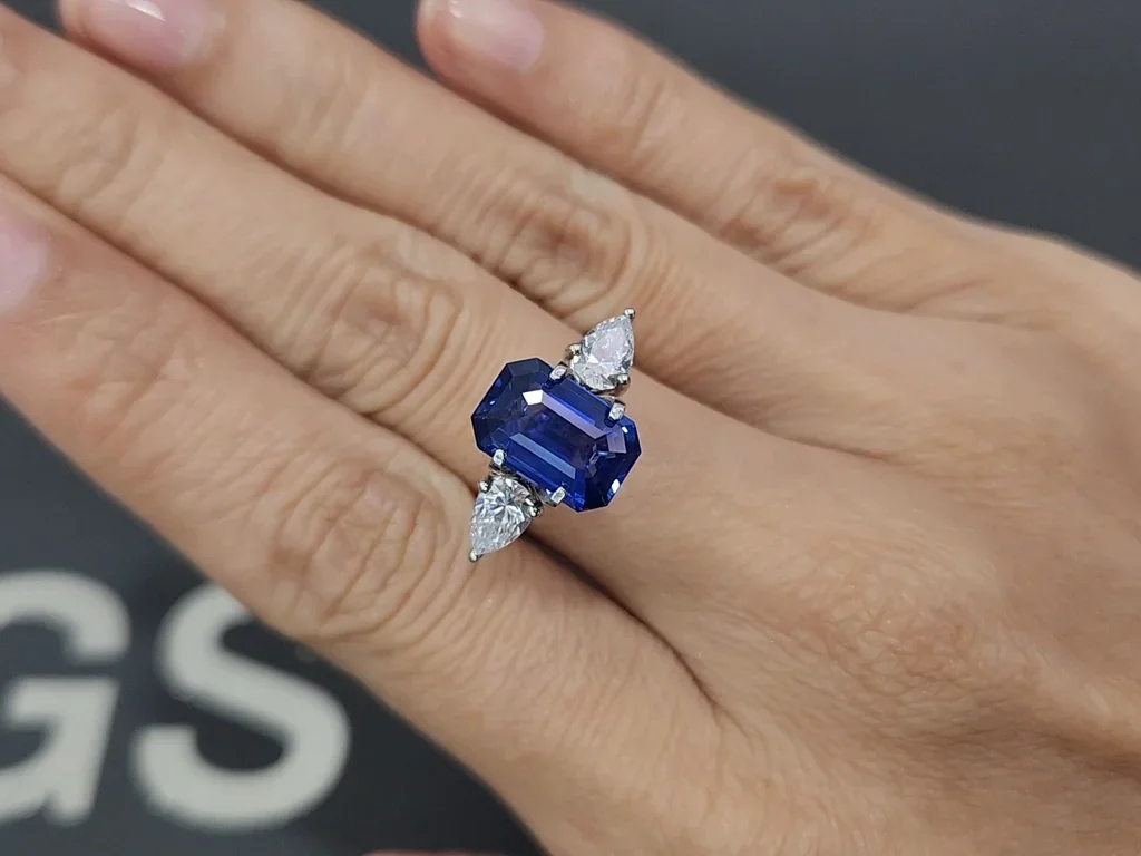 Saphir bleu royal taille octogone de 4,01 carats, Sri Lanka Image №5