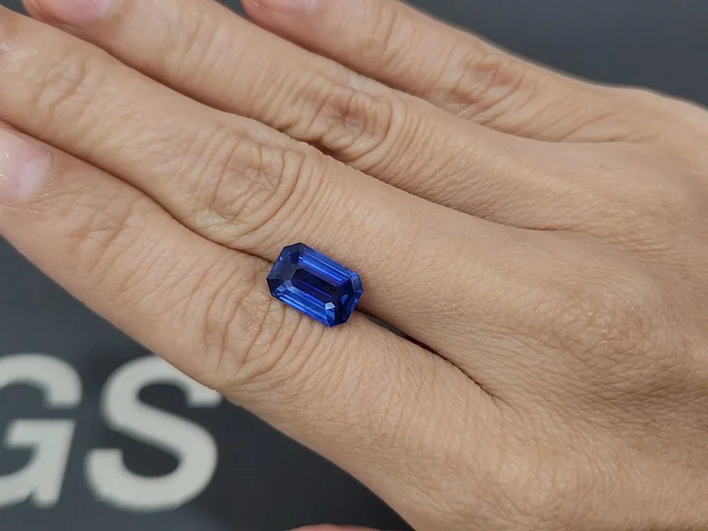 Saphir bleu royal taille octogone de 4,01 carats, Sri Lanka Image №2