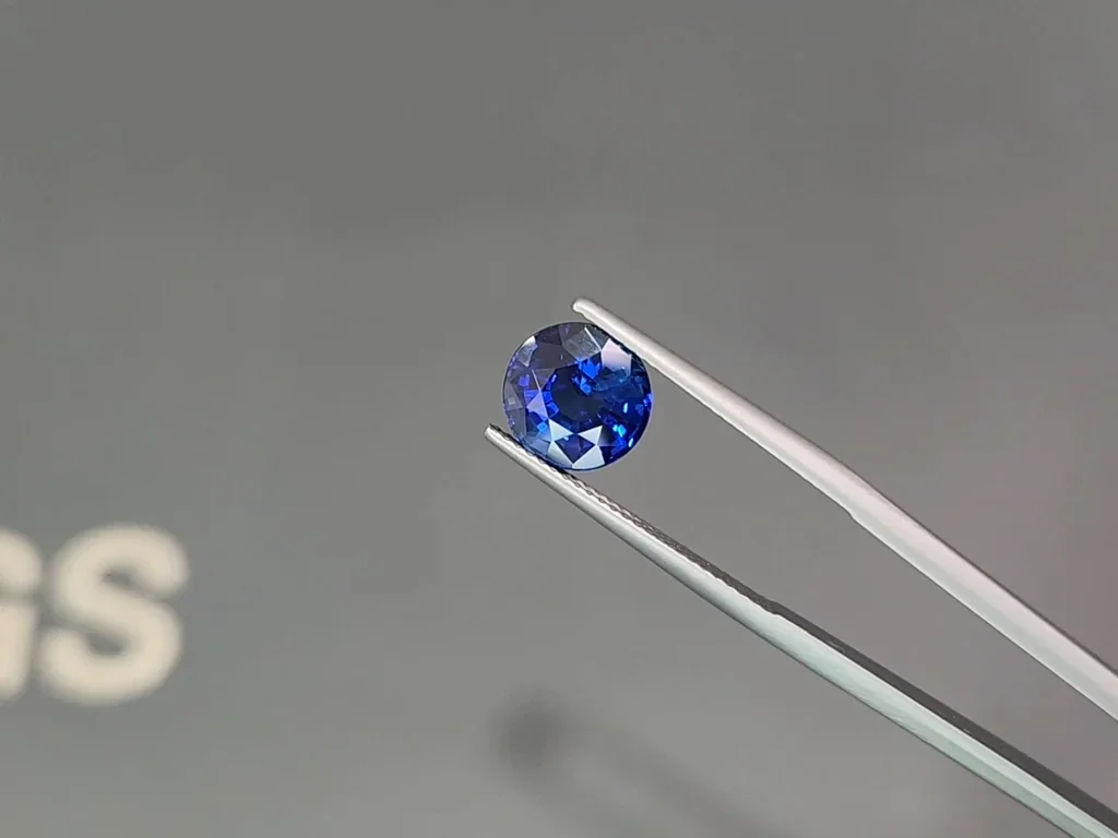 Saphir königsblauer im rundschliff 4,02 karats, Sri Lanka  Image №3